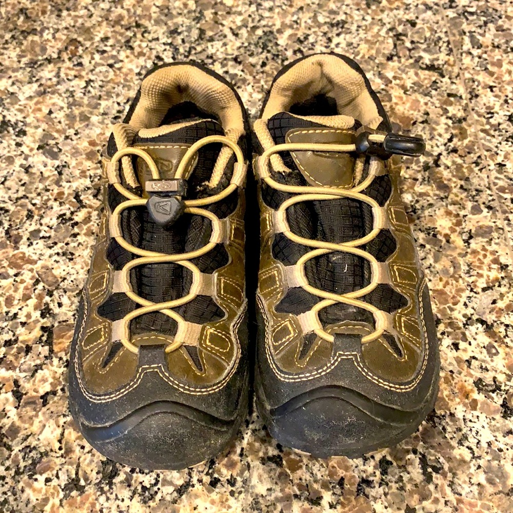 Keen waterproof hiking shoes